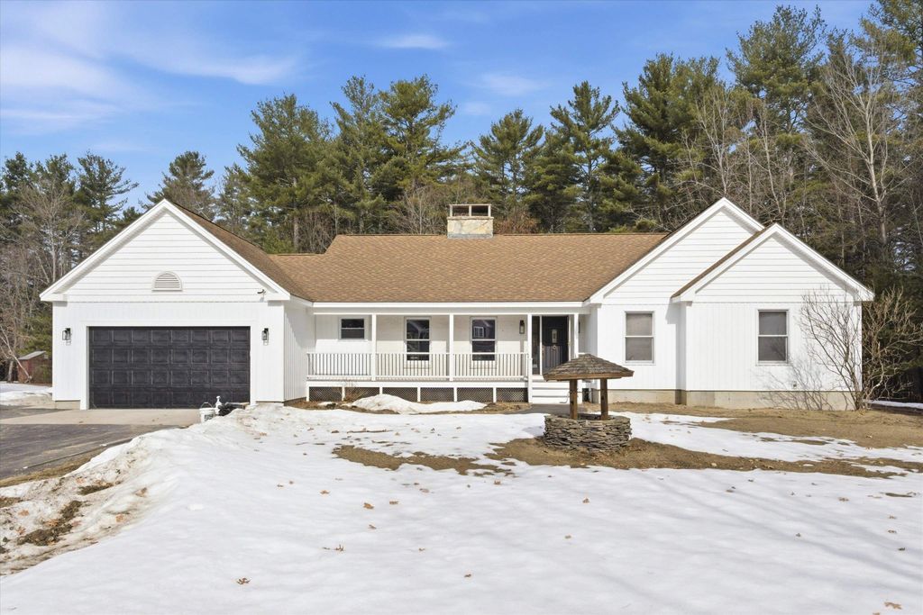 Photo of 15 Kens Way, Pelham, NH 03076 (MLS # 5079296)
