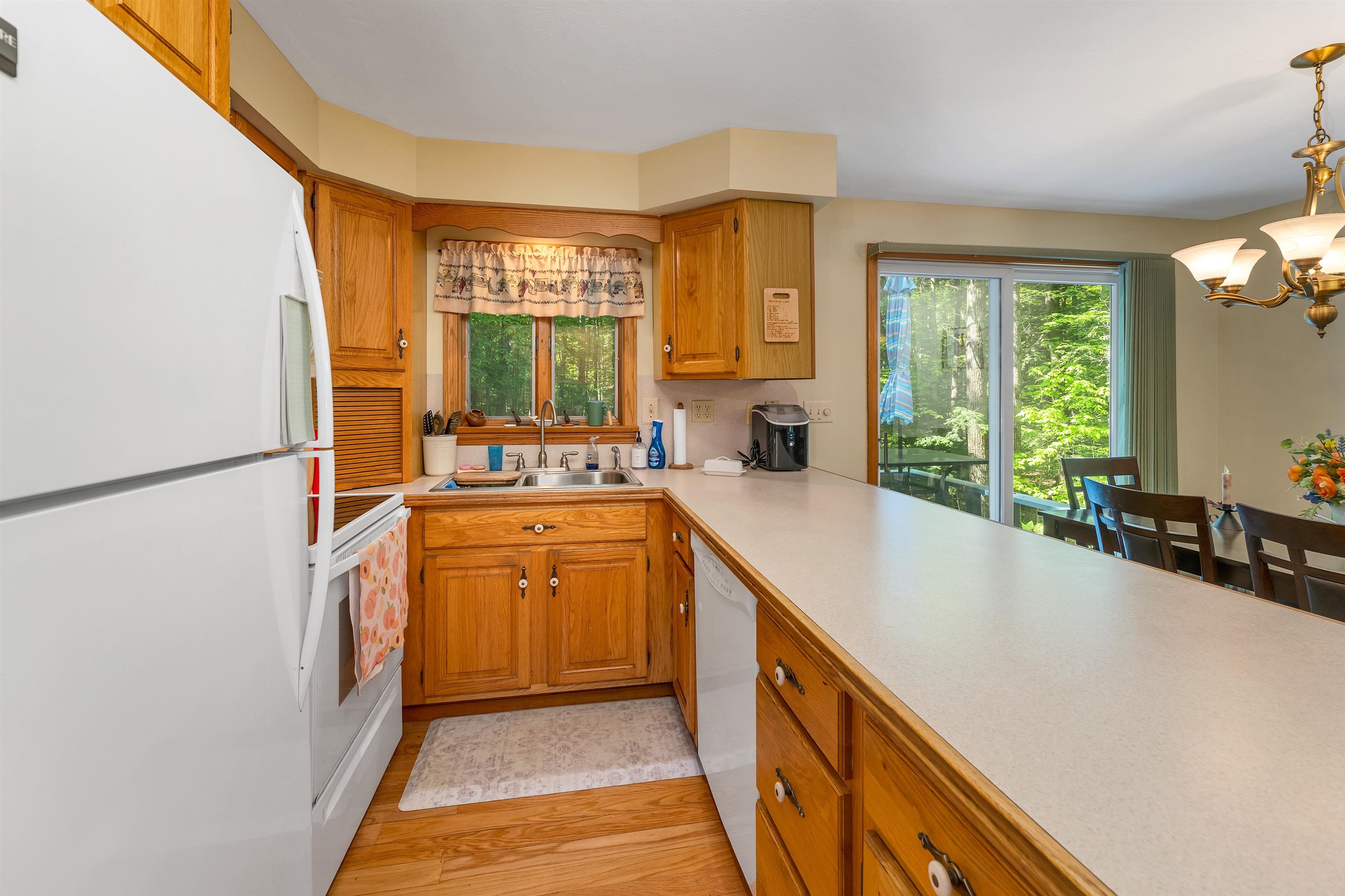 Gilford, New Hampshire 03249, United States, 2 Bedrooms Bedrooms, ,2 BathroomsBathrooms,Residential,Pending,144725