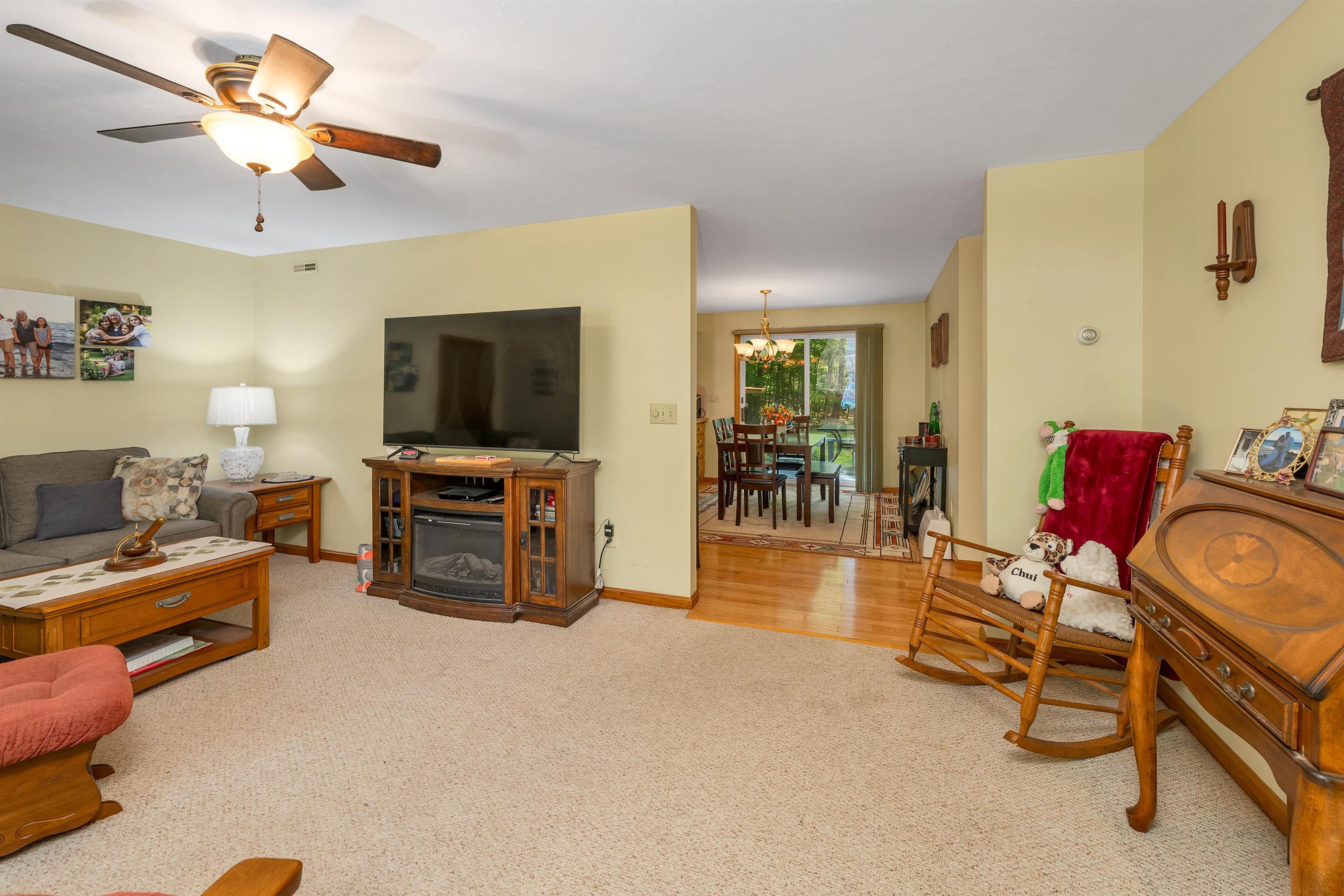 Gilford, New Hampshire 03249, United States, 2 Bedrooms Bedrooms, ,2 BathroomsBathrooms,Residential,Pending,144725