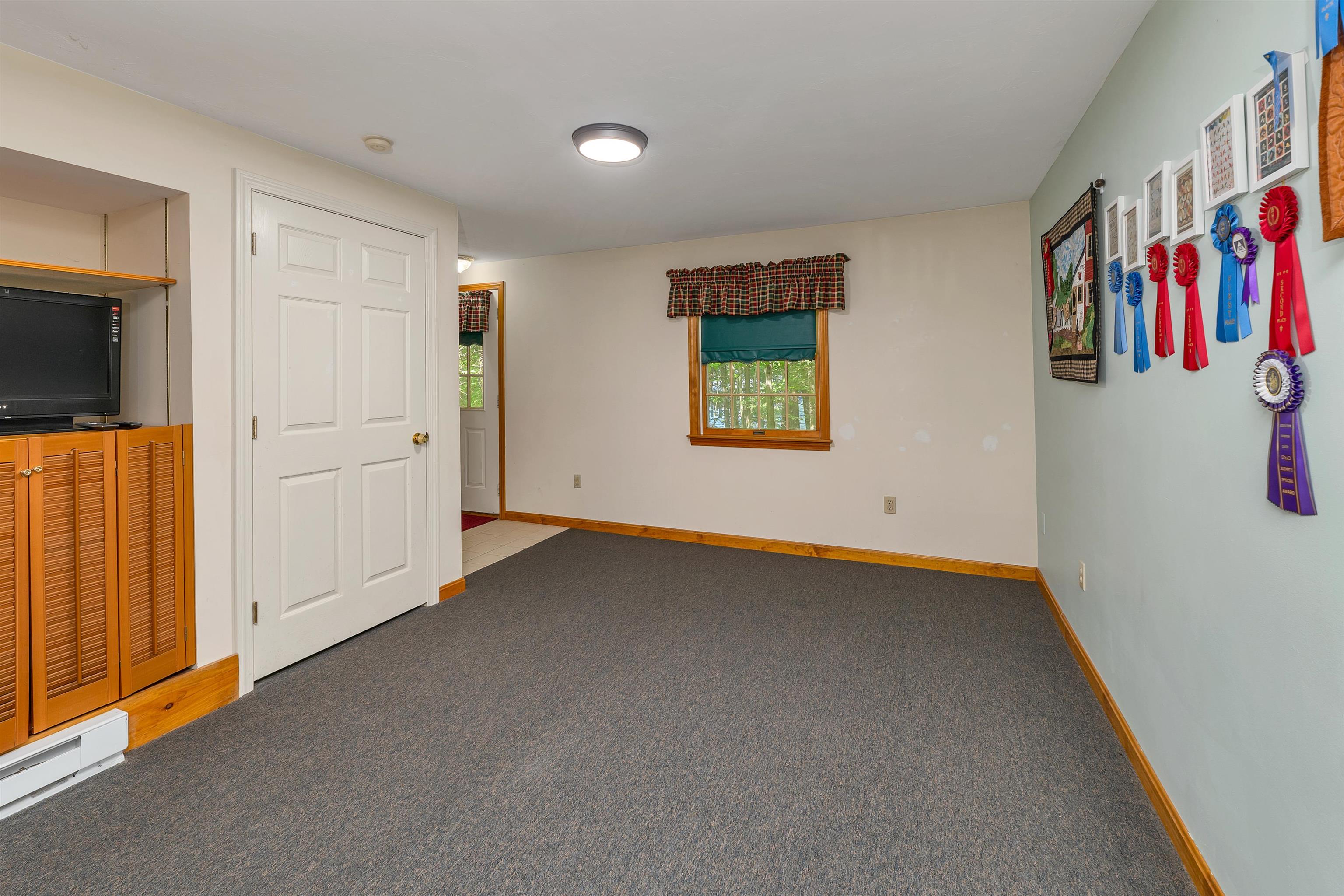 Gilford, New Hampshire 03249, United States, 2 Bedrooms Bedrooms, ,2 BathroomsBathrooms,Residential,Pending,144725