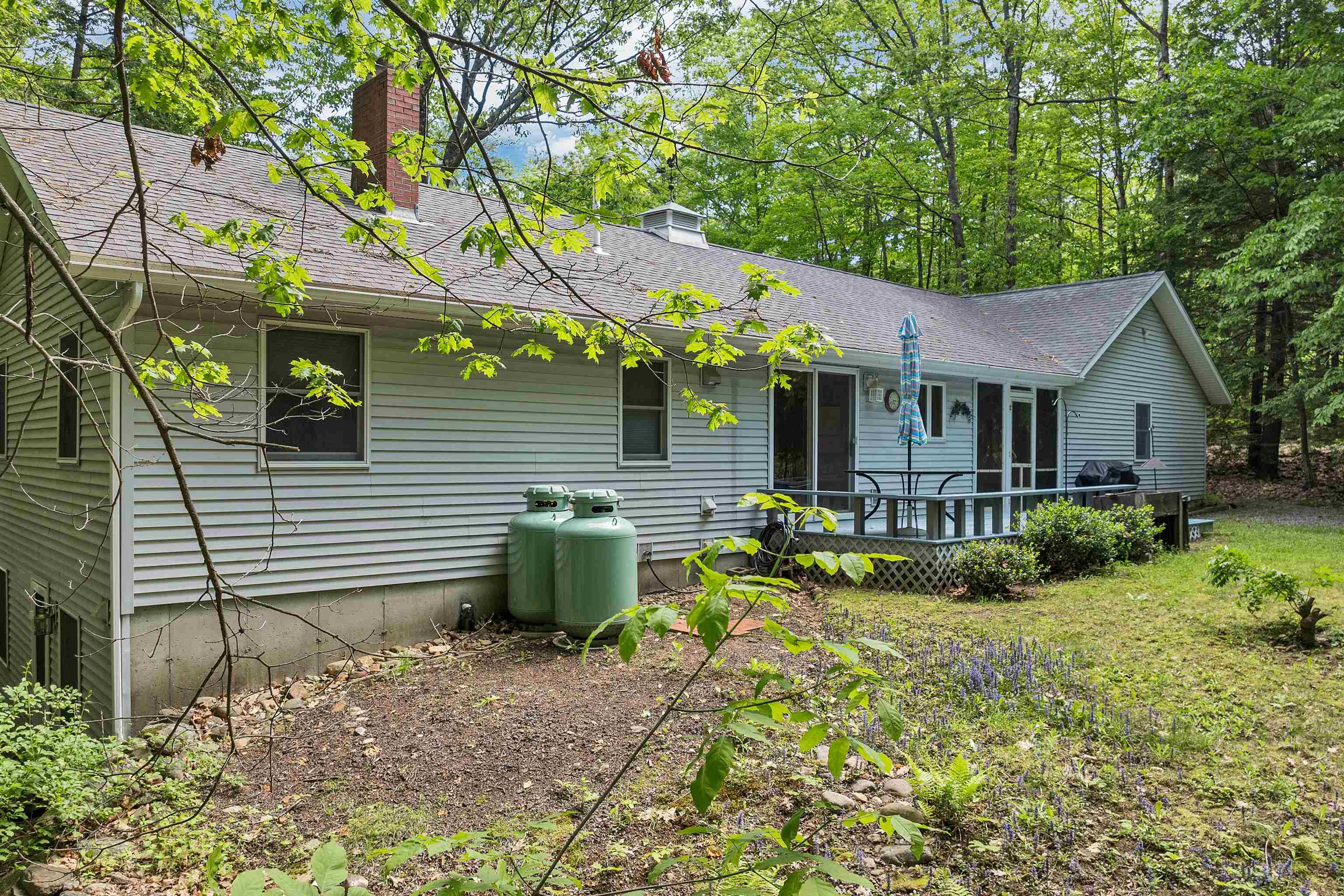 Gilford, New Hampshire 03249, United States, 2 Bedrooms Bedrooms, ,2 BathroomsBathrooms,Residential,Pending,144725