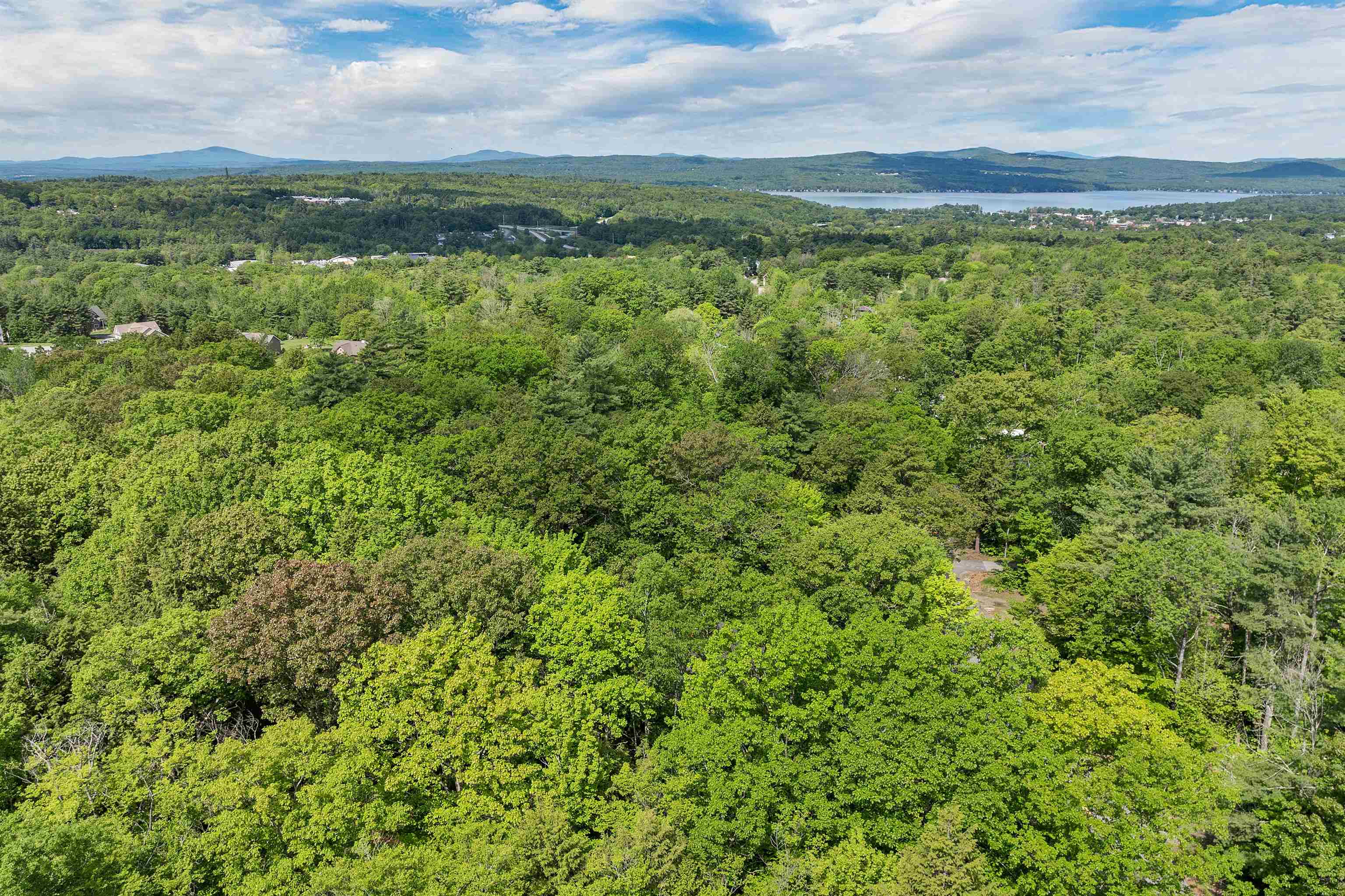 Gilford, New Hampshire 03249, United States, 2 Bedrooms Bedrooms, ,2 BathroomsBathrooms,Residential,Pending,144725