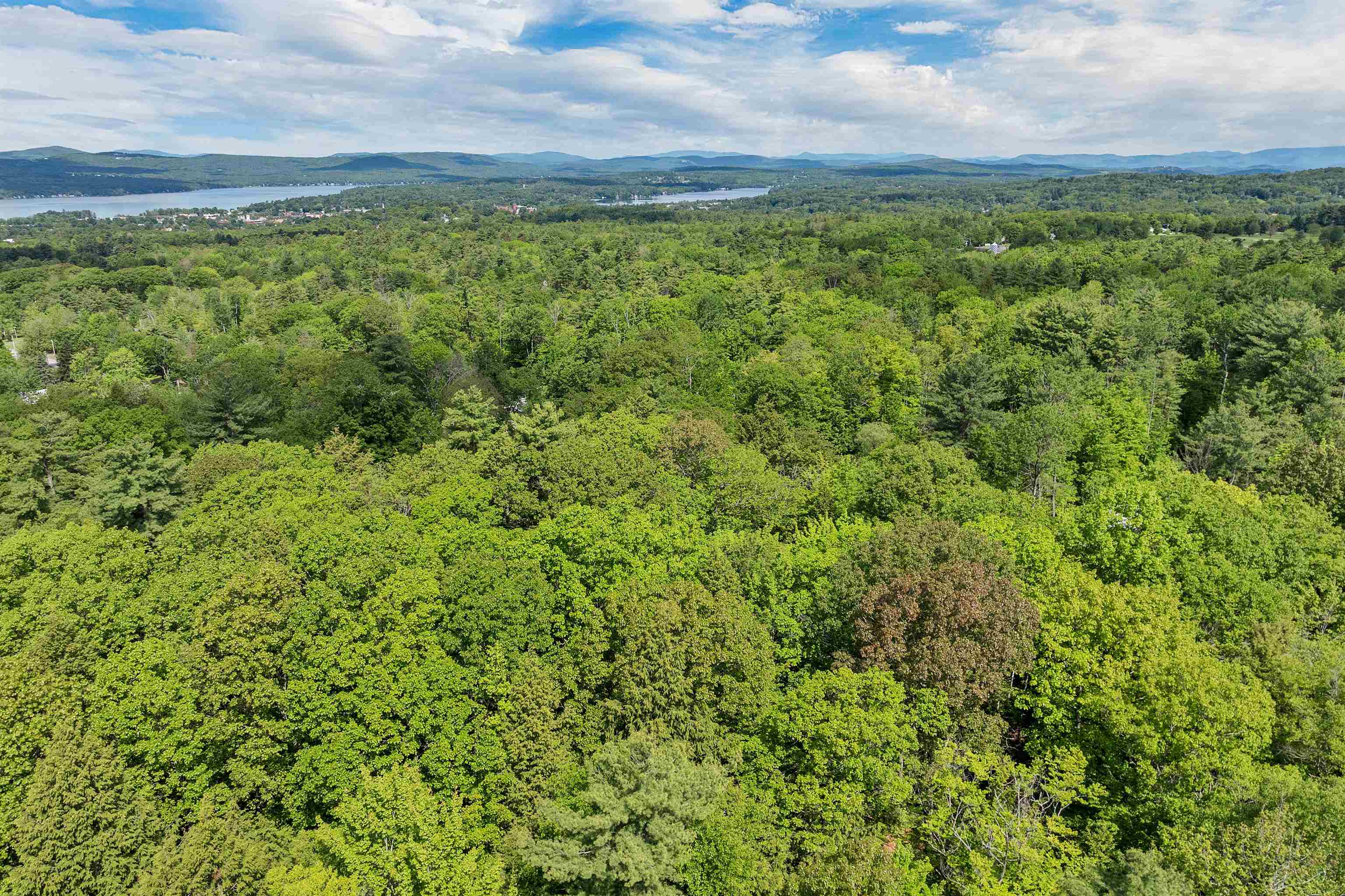 Gilford, New Hampshire 03249, United States, 2 Bedrooms Bedrooms, ,2 BathroomsBathrooms,Residential,Pending,144725