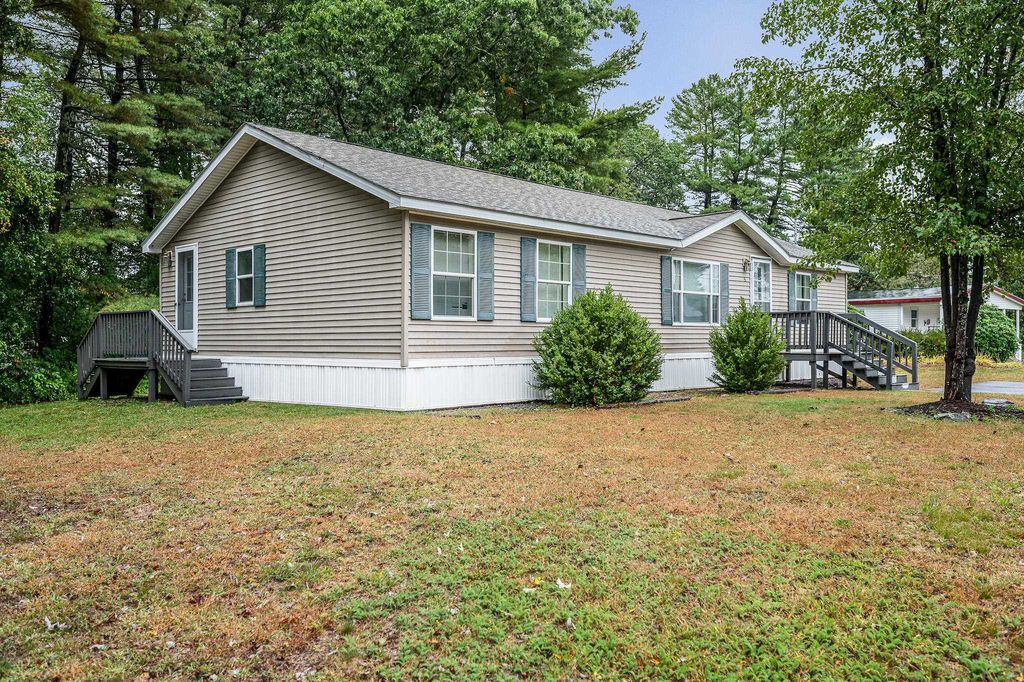 Photo of 5 Mark Street, Nashua, NH 03062 (MLS # 5063767)