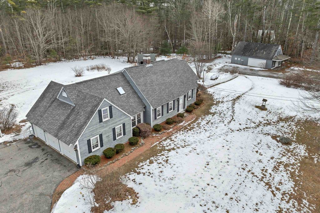 Photo of 132 Dustin Tavern Road, Weare, NH 03281 (MLS # 5074184)
