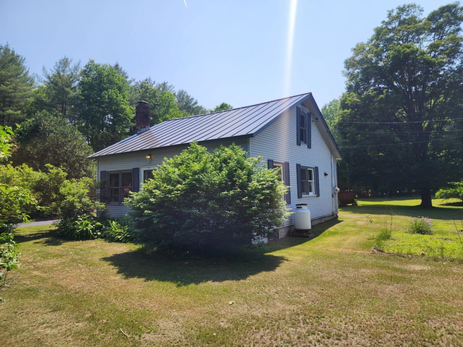 1082 W River Road