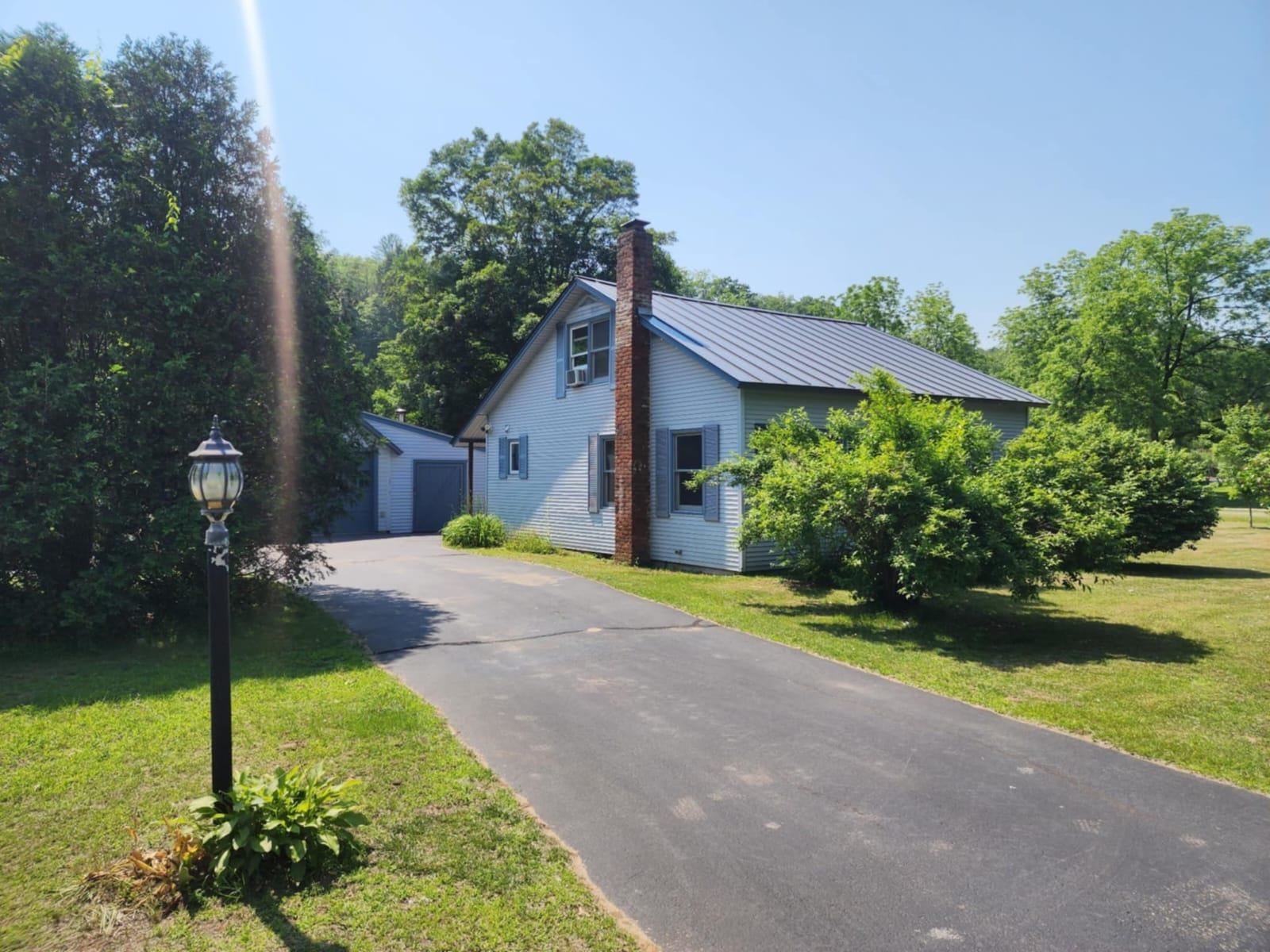 1082 W River Road