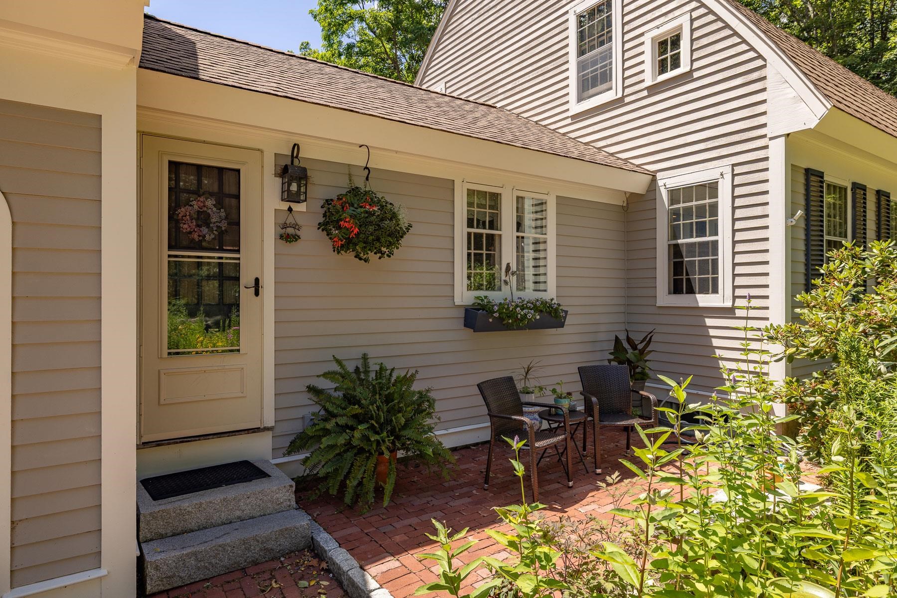 153 Ash Swamp Road