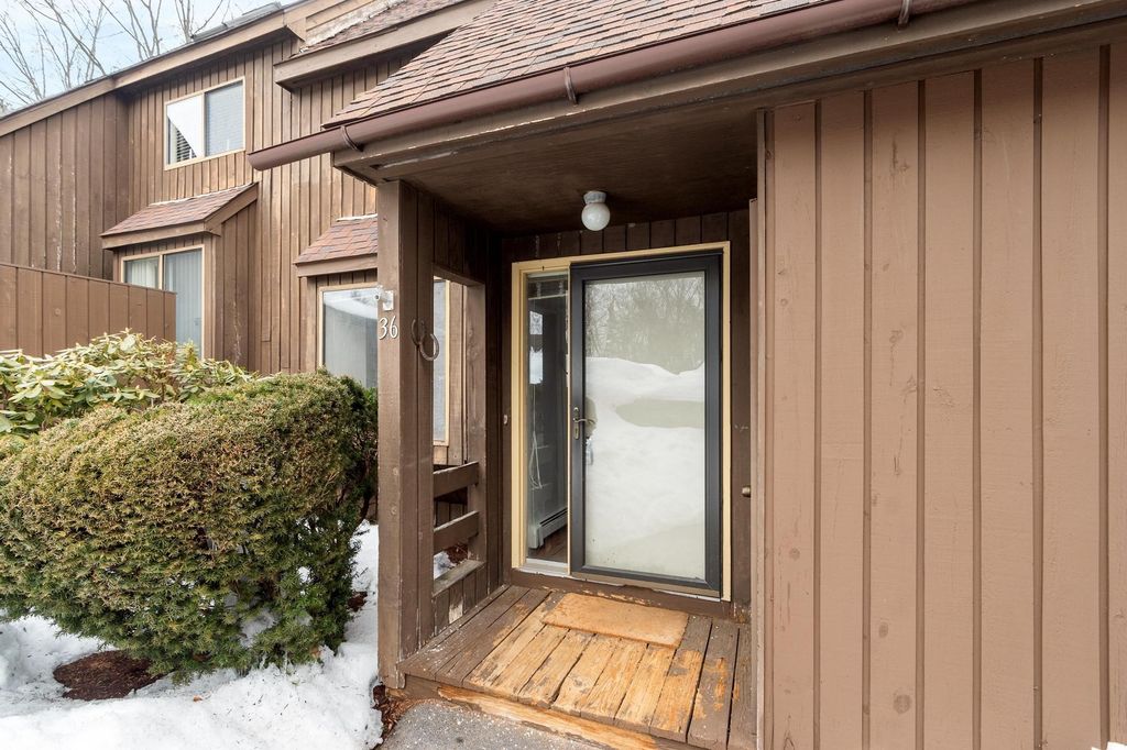 Photo of 36 Silverton Drive, Nashua, NH 03062 (MLS # 5077448)