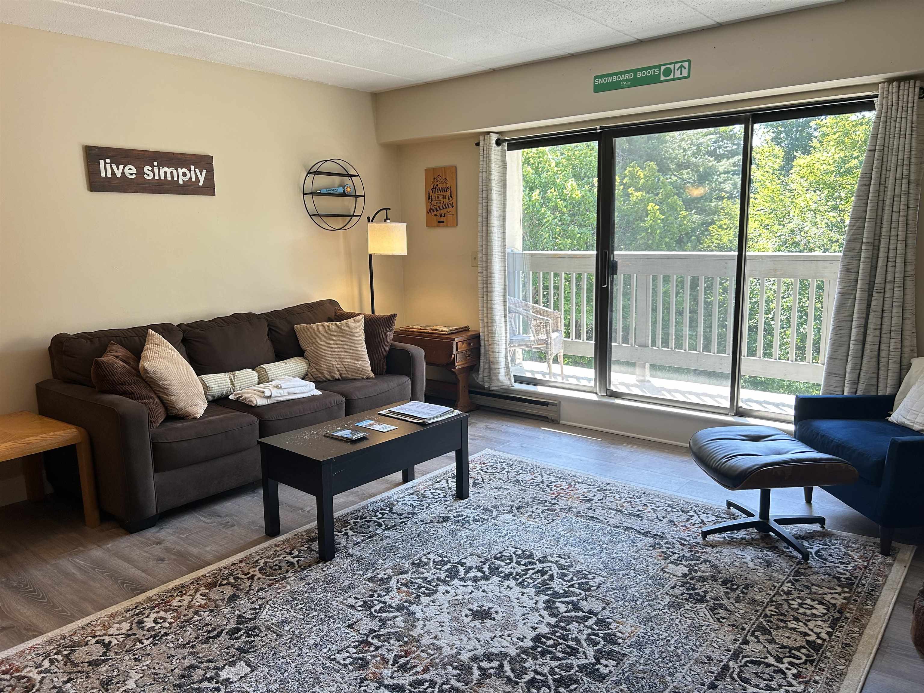 137 East Mountain Road 2D3
