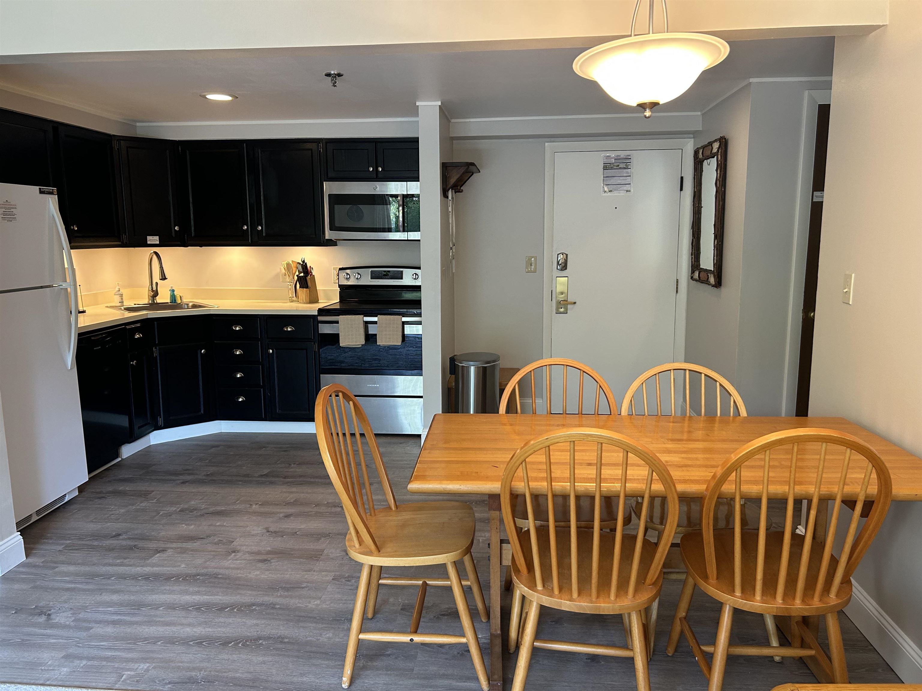 137 East Mountain Road 2D3