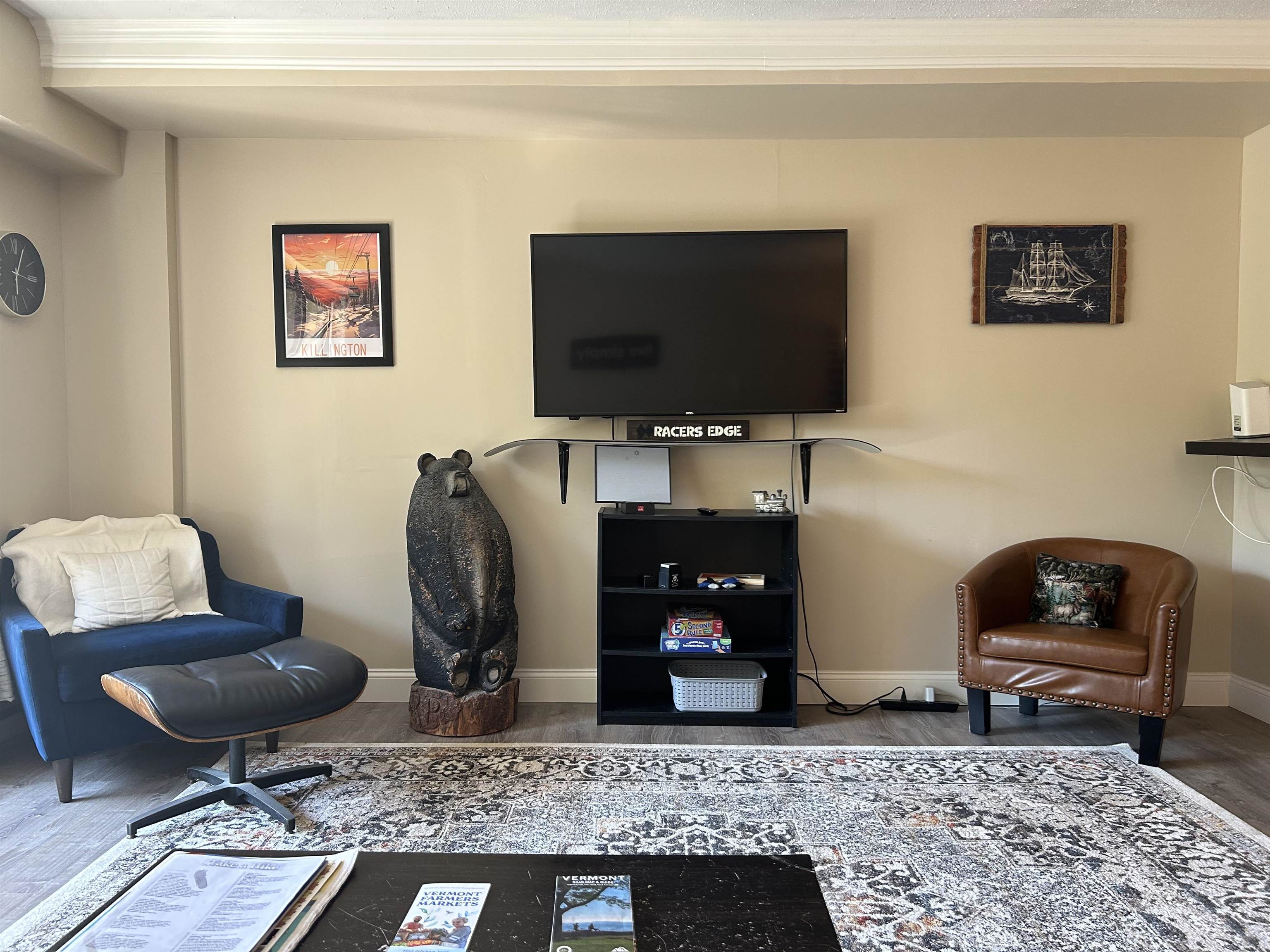 137 East Mountain Road 2D3