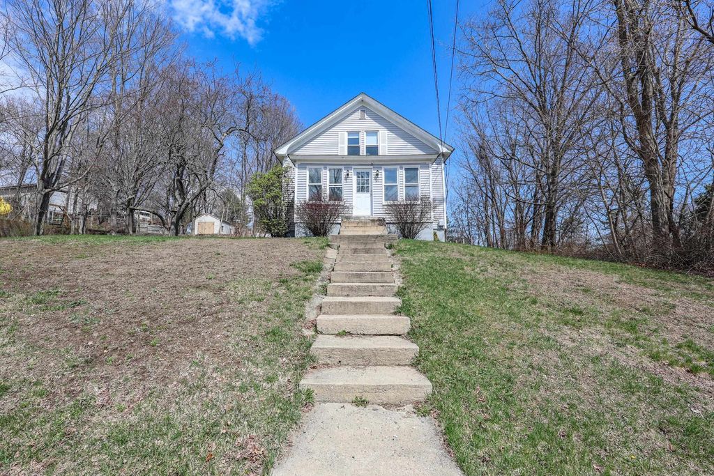 Photo of 32 Turnpike Street, Pembroke, NH 03275 (MLS # 5088122)