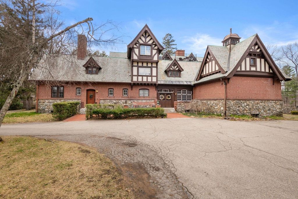 Photo of 80 Pond Street #1, Salem, NH 03079 (MLS # 5083911)