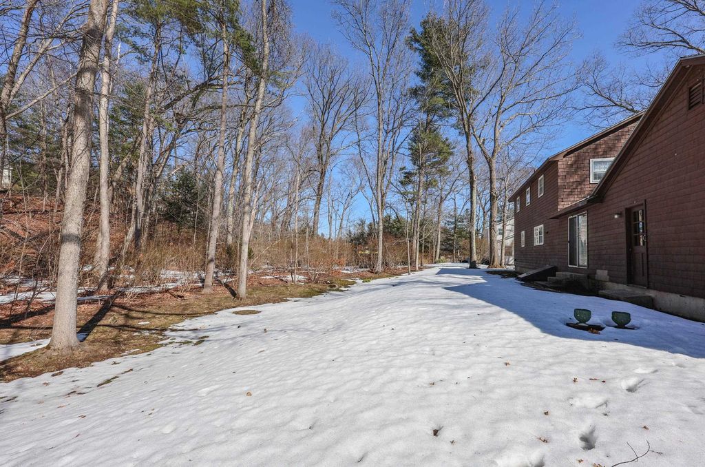 Photo of 21 Todd Road, Nashua, NH 03064 (MLS # 5079000)