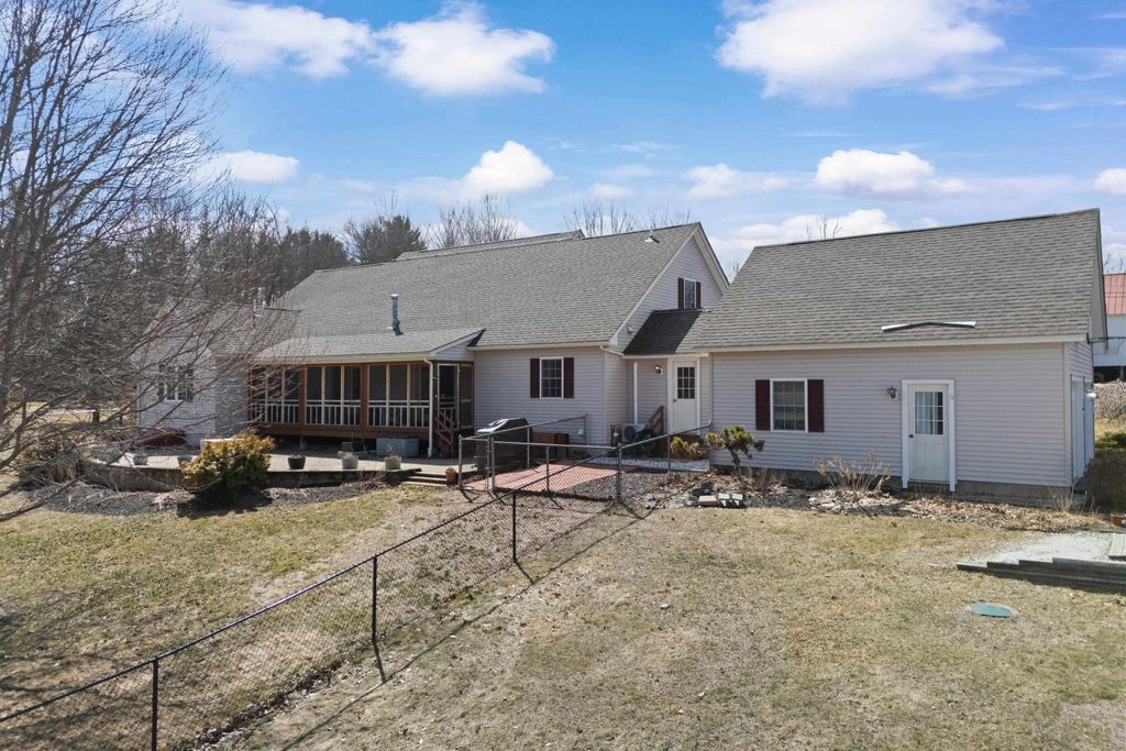 Photo of 343 Northwest Road, Canterbury, NH 03224 (MLS # 5081526)