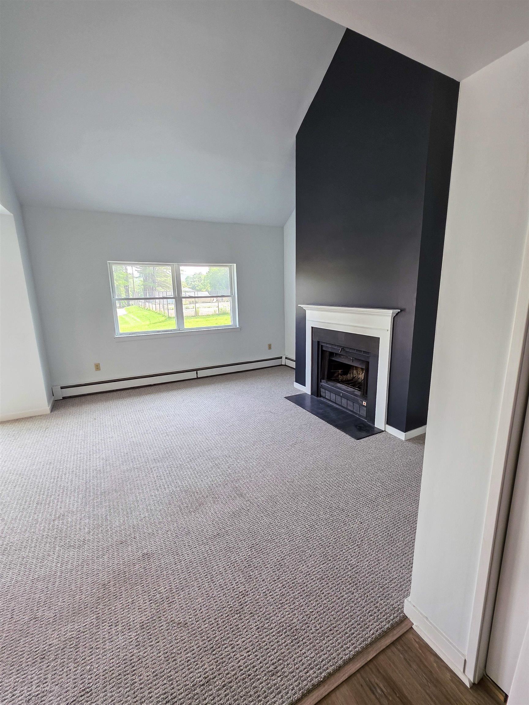 295 Hotel Road 10/10A