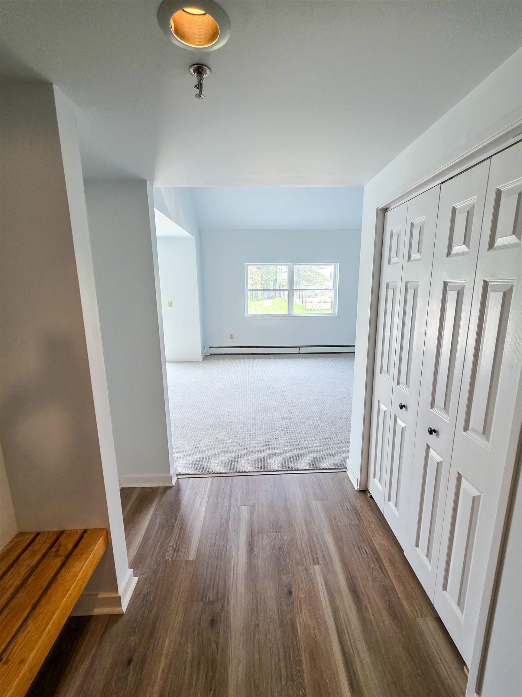 295 Hotel Road 10/10A