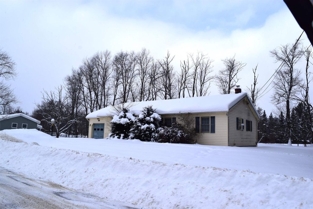 Photo of 10 Starr King Park, Lancaster, NH 03584 (MLS # 5075461)