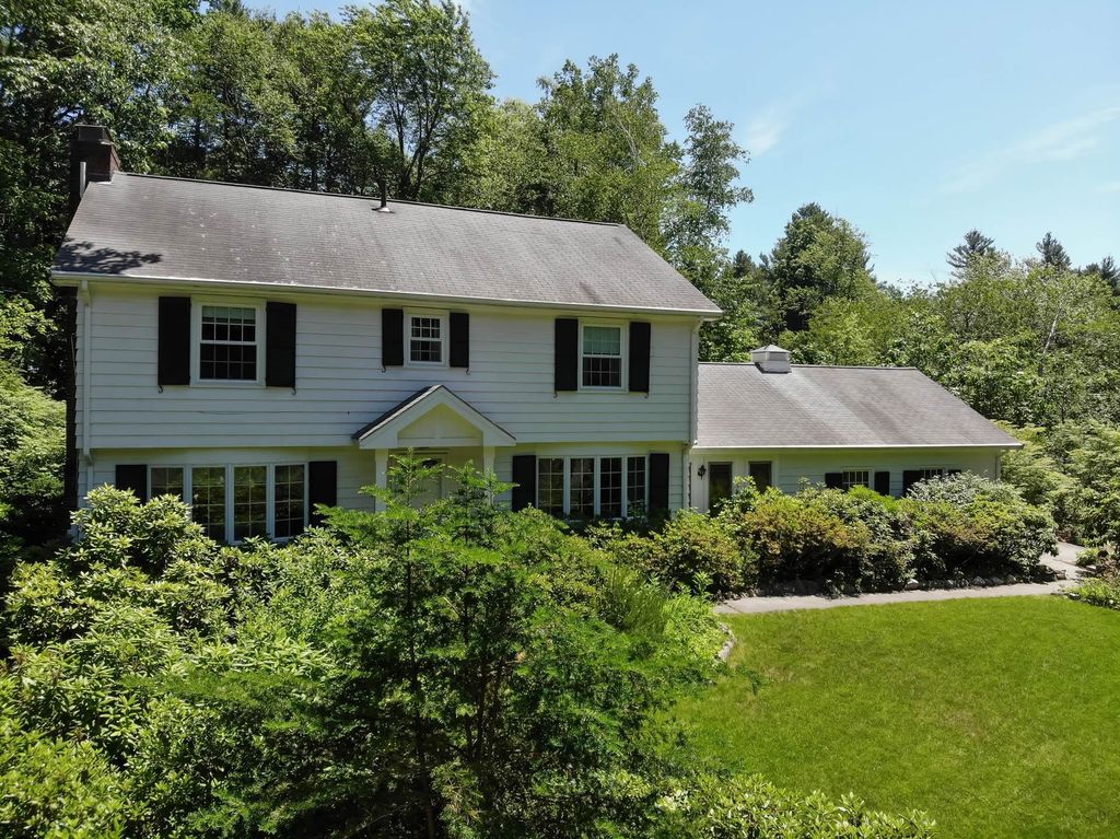 Photo of 16 Marlowe Road, Nashua, NH 03062 (MLS # 5088867)