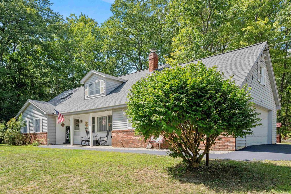 Photo of 2 Prescott Heights Road, Hooksett, NH 03106 (MLS # 5059582)