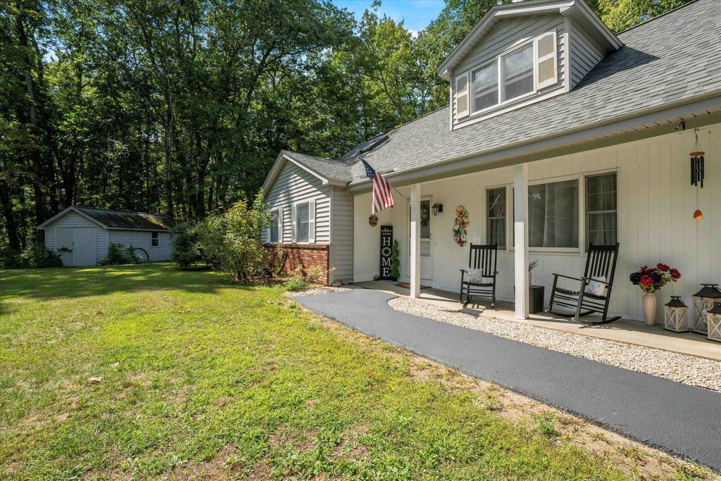 Photo of 2 Prescott Heights Road, Hooksett, NH 03106 (MLS # 5059582)