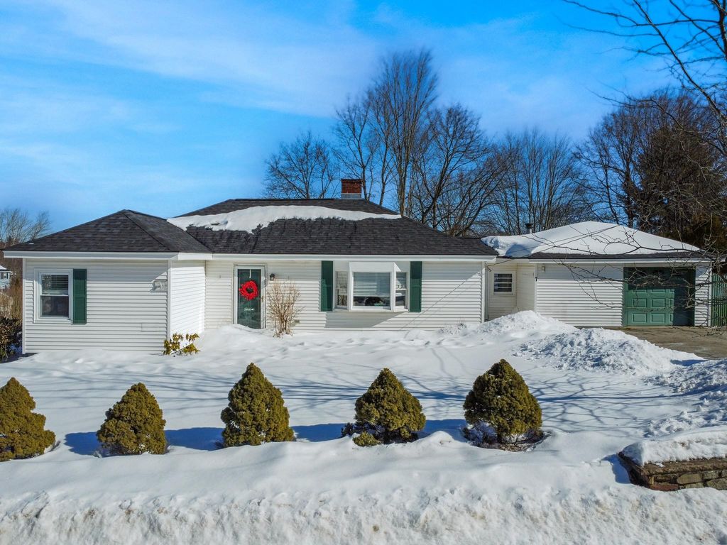 Photo of 7 Benning Street, Salem, NH 03079 (MLS # 5076946)