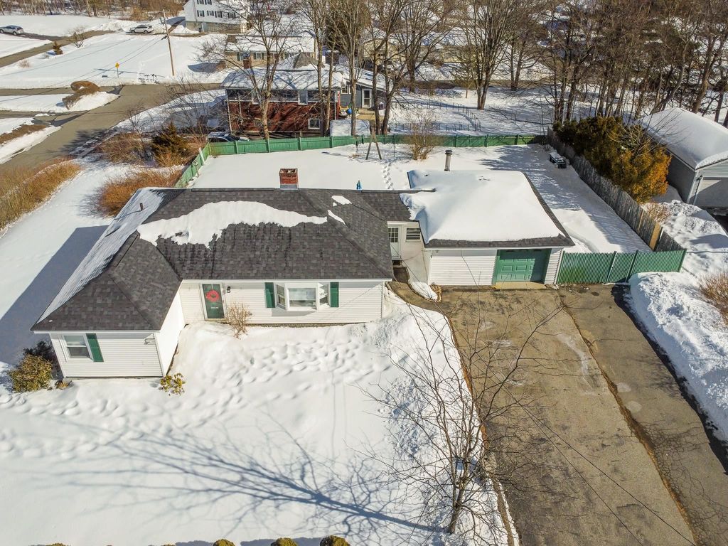 Photo of 7 Benning Street, Salem, NH 03079 (MLS # 5076946)