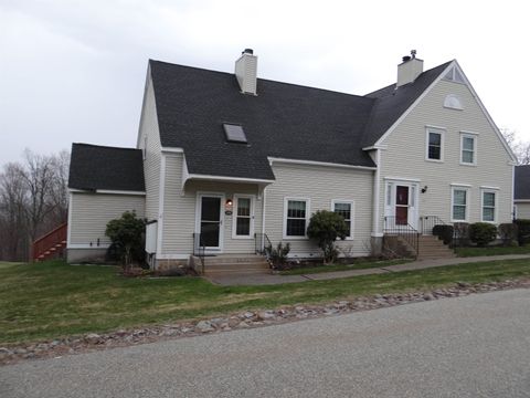 33 B Apple Tree Drive Goffstown NH 03045