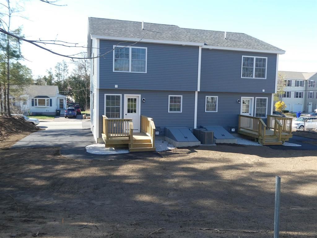 Photo of 7072 Hillcrest Avenue, Manchester, NH 03103 (MLS # 5090090)