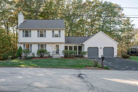 Photo of 5 Stratham Green Grn #426, Nashua, NH 03063 (MLS # 5065654)