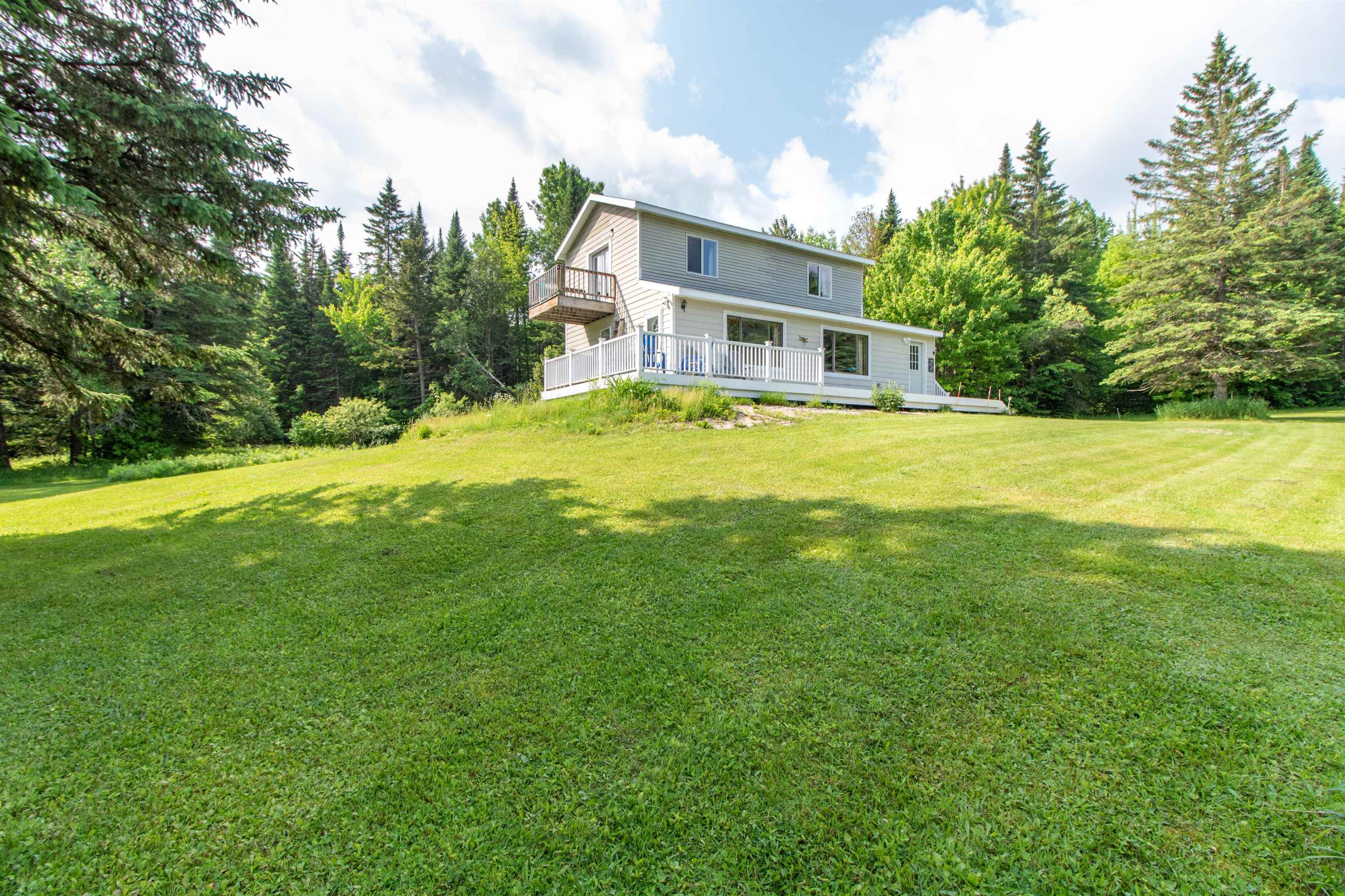 895 Head of the Pond Road