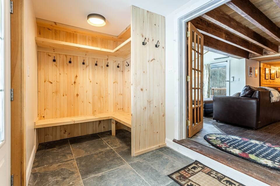 732 Bridgewater Center Road