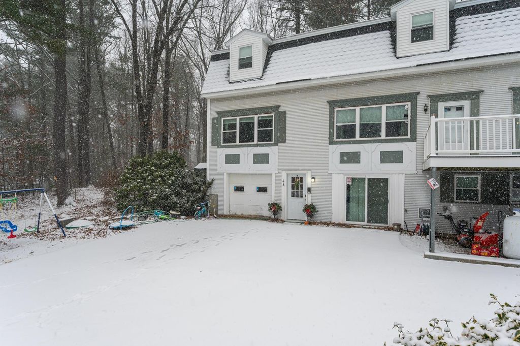 Photo of 4 Sunset Drive #A, Londonderry, NH 03053 (MLS # 5071169)