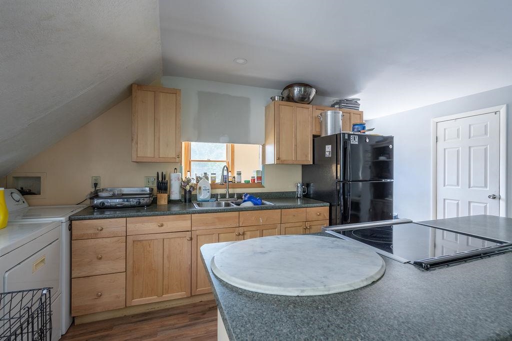 1350 Whittier Highway