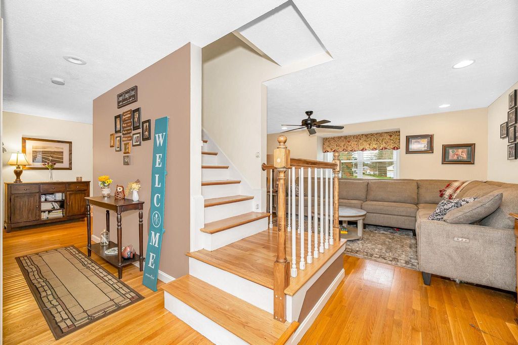 Photo of 5 Meghan Drive, Nashua, NH 03063 (MLS # 5069692)