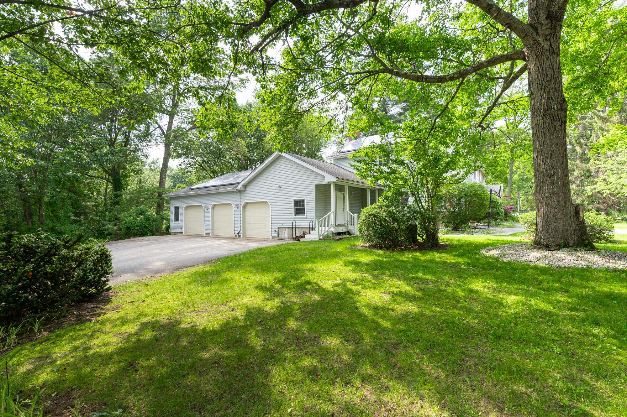 11 Robin Drive