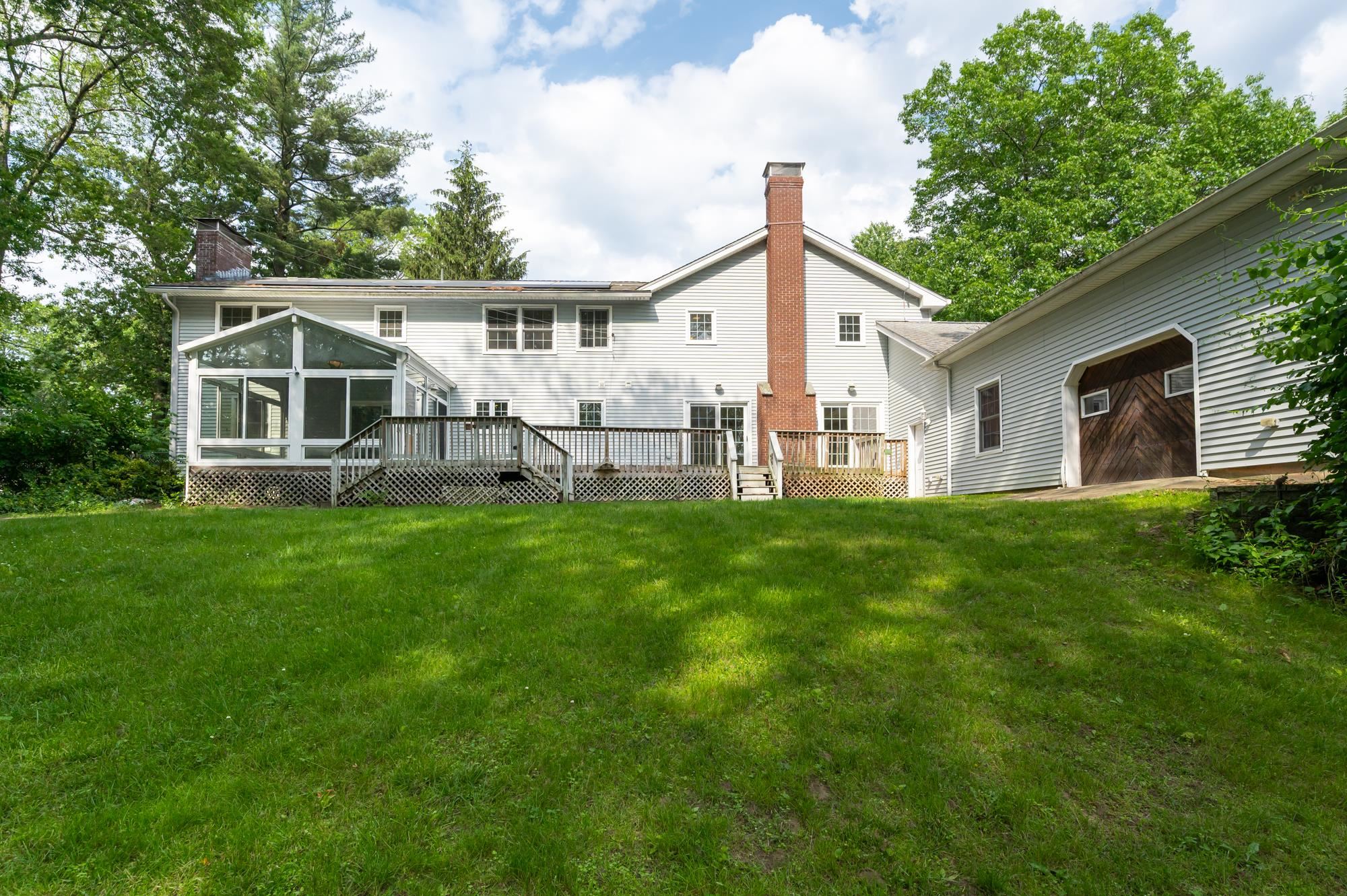 11 Robin Drive