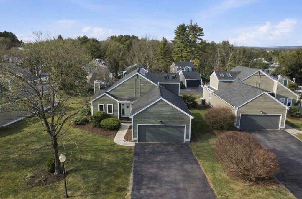 Photo of 190 Chase Way #190, Manchester, NH 03104 (MLS # 5074895)