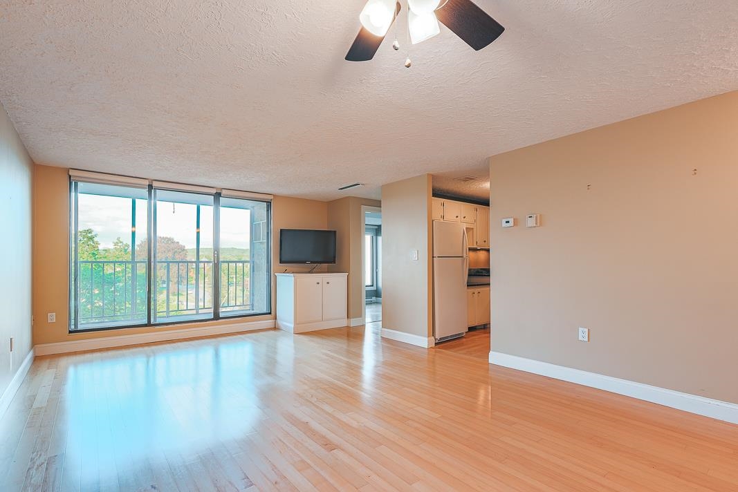 55 River Road 8A