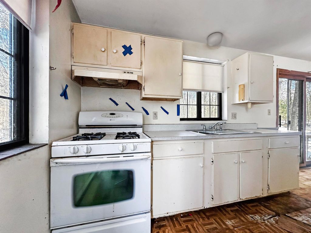 Photo of 8 Park Street, Allenstown, NH 03275 (MLS # 5078862)