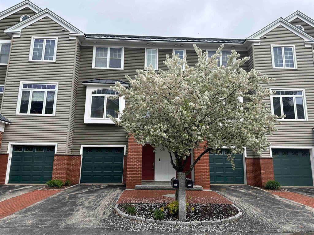 Photo of 107 Riverwalk Way, Manchester, NH 03101 (MLS # 5079087)