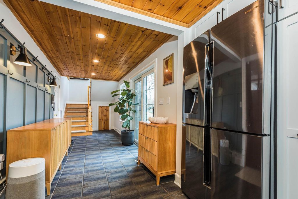 Photo of 114 Fairview Avenue, Portsmouth, NH 03801 (MLS # 5081540)