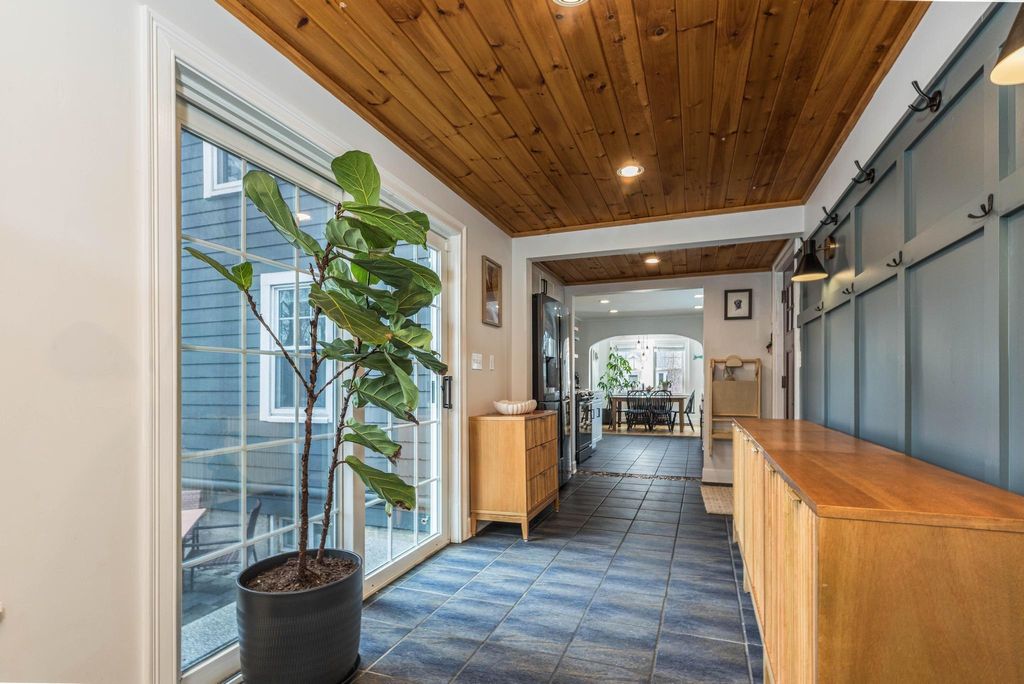 Photo of 114 Fairview Avenue, Portsmouth, NH 03801 (MLS # 5081540)