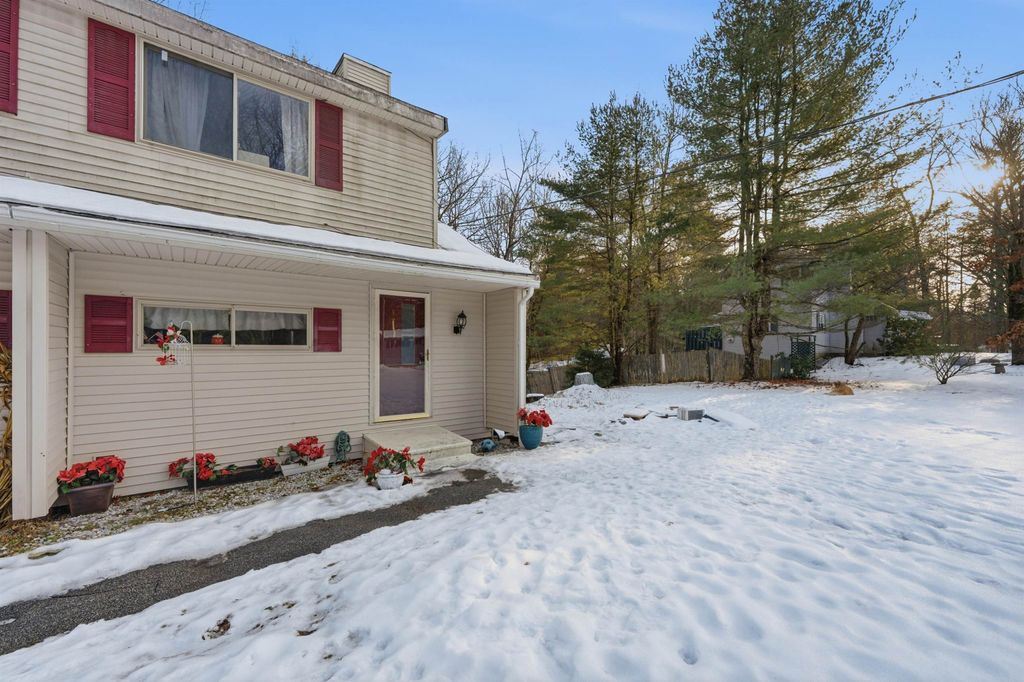 Photo of 15 David Drive, Hudson, NH 03051 (MLS # 5074126)