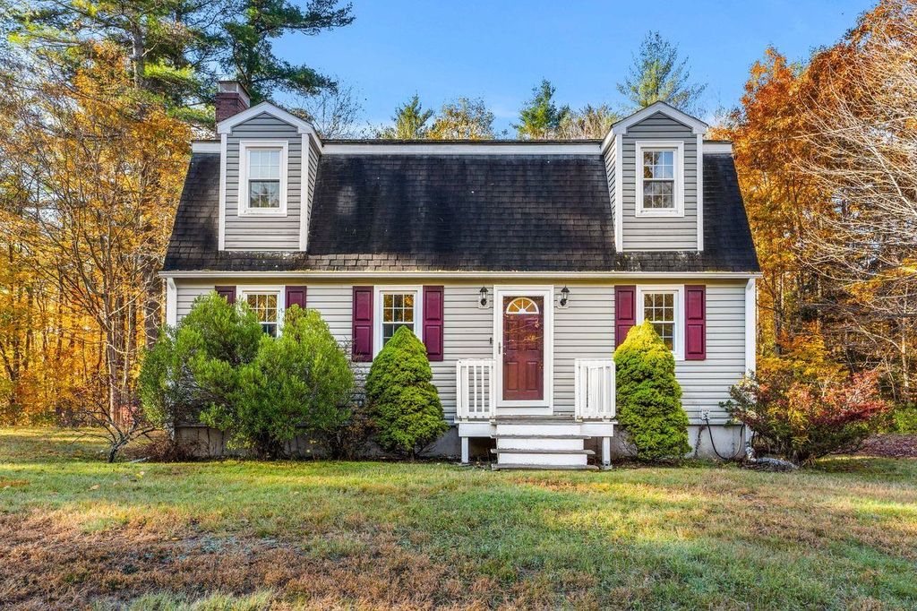 Photo of 2 Ventura Drive, Raymond, NH 03077 (MLS # 5067314)