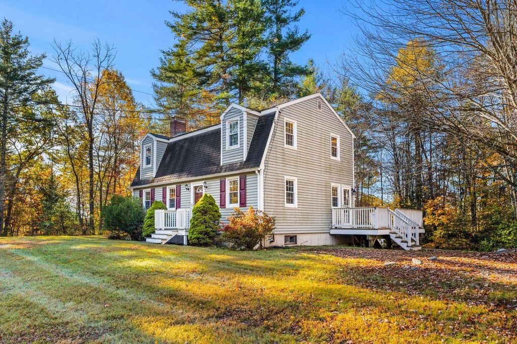 Photo of 2 Ventura Drive, Raymond, NH 03077 (MLS # 5067314)