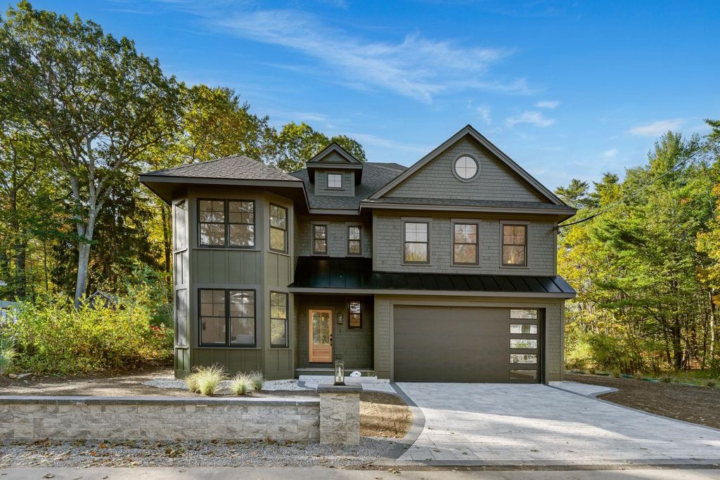 Photo of 1 Sagamore Grove, Portsmouth, NH 03801 (MLS # 5066368)