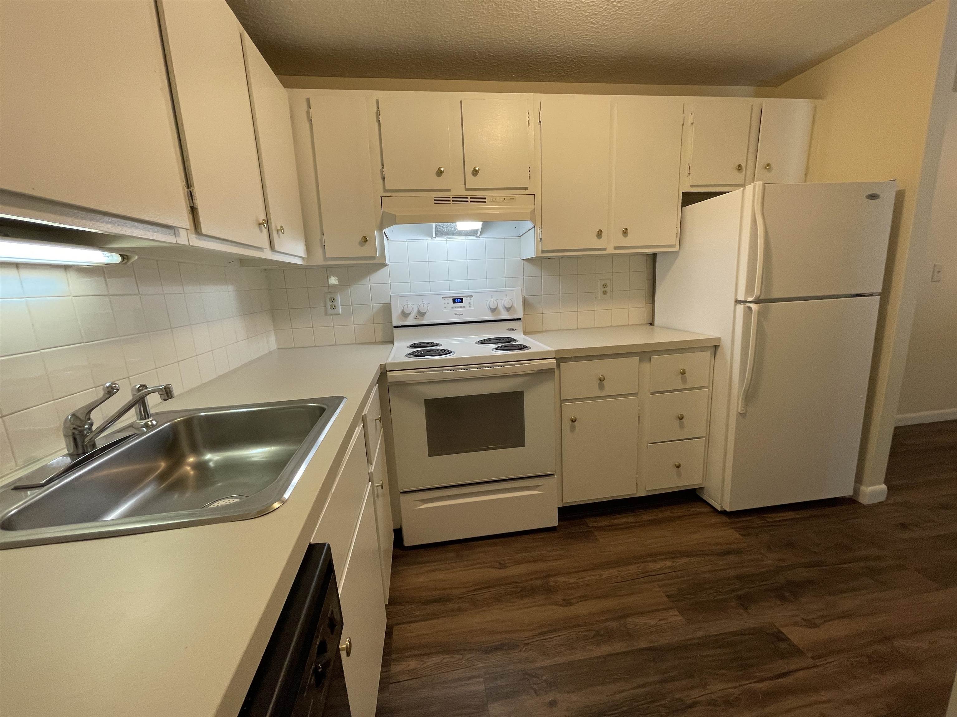 29 Capron Road 06