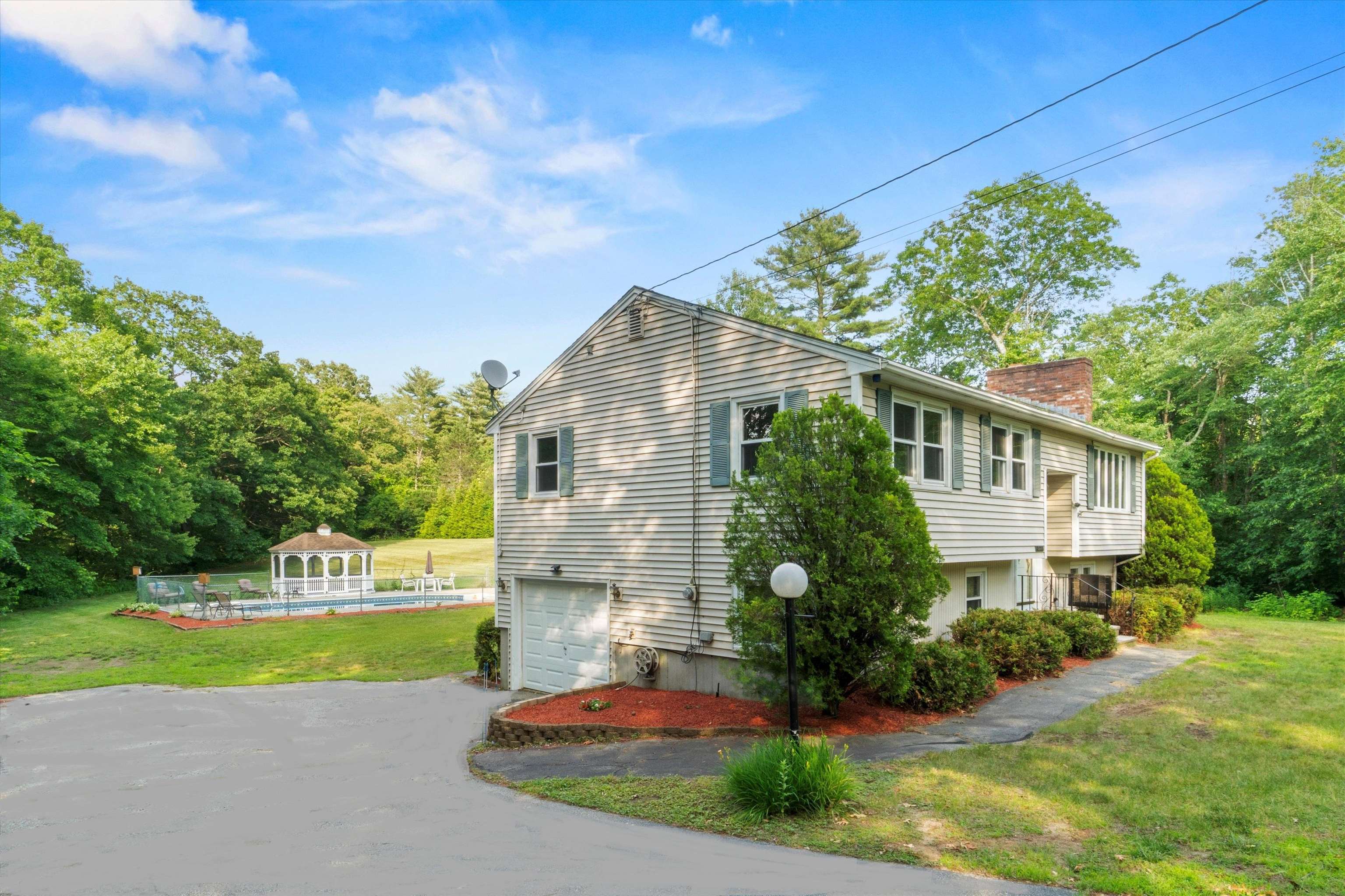 1116 Mammoth Road